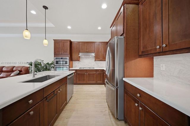 8055 NW 117th Way, Parkland, FL 33076