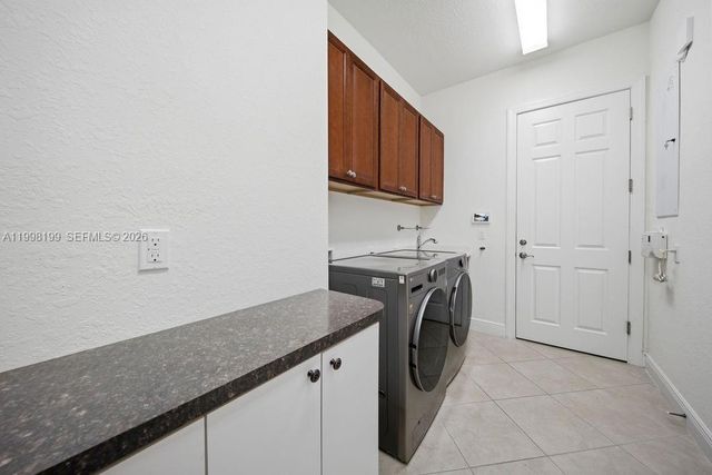8055 NW 117th Way, Parkland, FL 33076