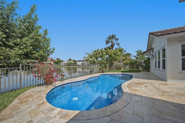 8055 NW 117th Way, Parkland, FL 33076