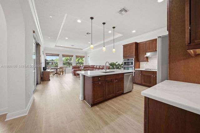 8055 NW 117th Way, Parkland, FL 33076