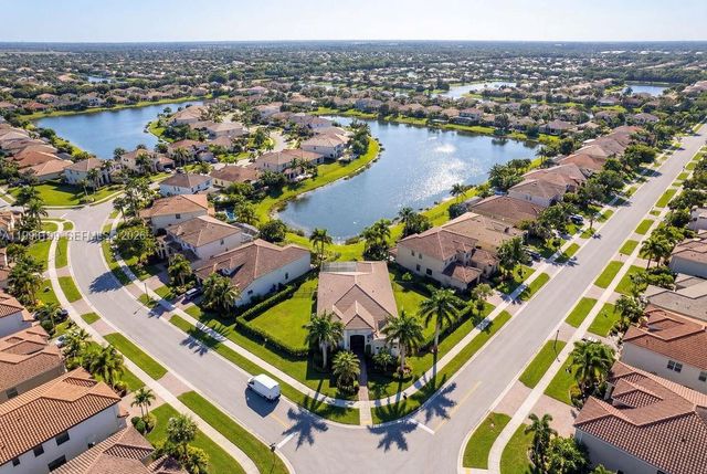 8055 NW 117th Way, Parkland, FL 33076