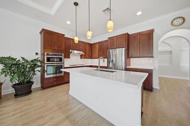 8055 NW 117th Way, Parkland, FL 33076