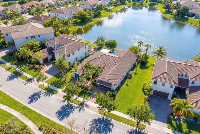 8055 NW 117th Way, Parkland, FL 33076