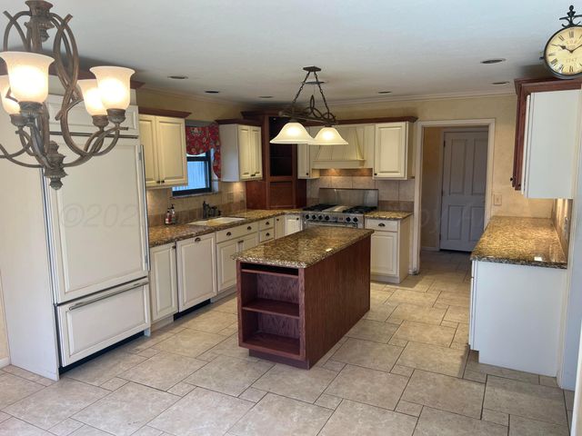 7115 GAINSBOROUGH Road, Amarillo, TX 79106