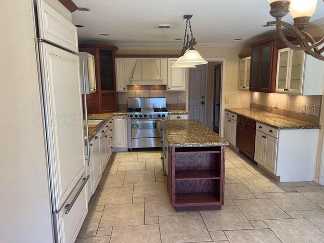 7115 GAINSBOROUGH Road, Amarillo, TX 79106