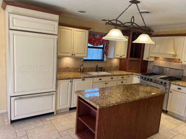 7115 GAINSBOROUGH Road, Amarillo, TX 79106