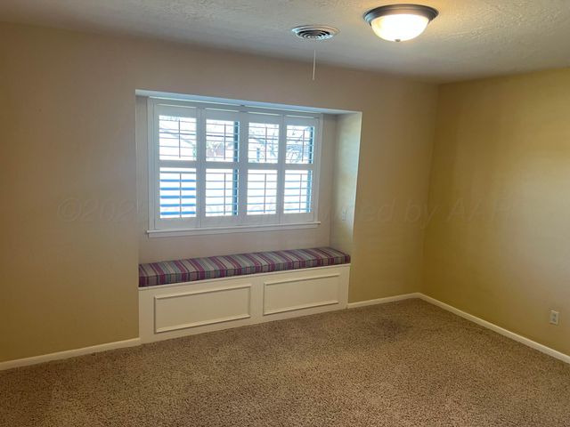 7115 GAINSBOROUGH Road, Amarillo, TX 79106