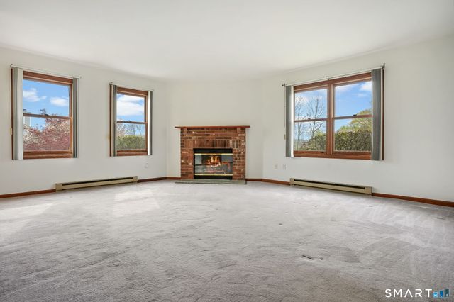87 Valley Drive 87, New Milford, CT 06776