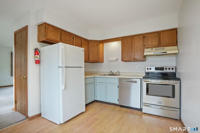 87 Valley Drive 87, New Milford, CT 06776