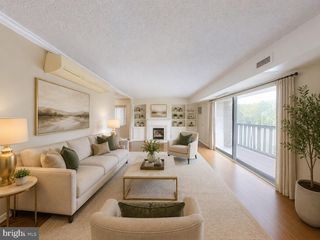 200 N PICKETT ST #207, Alexandria, VA 22304