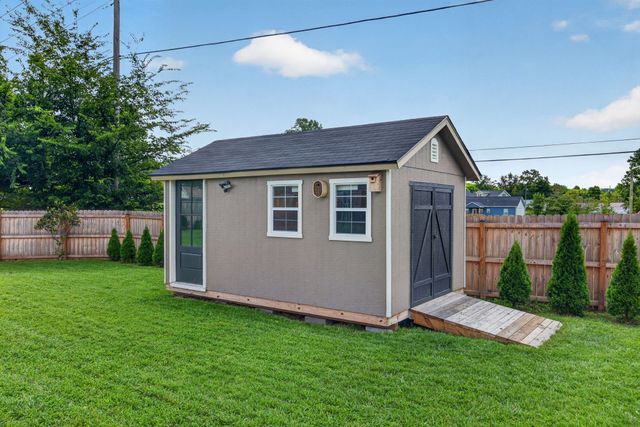 104 Echo Valley Dr, Cookeville, TN 38501