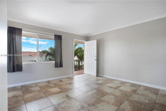 1020 SW 7th St 9, Miami, FL 33130