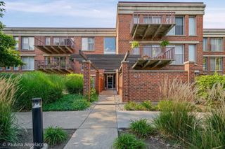 412 Kelburn Road 212, Deerfield, IL 60015