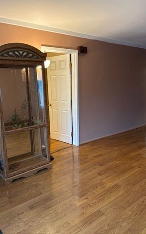 4510 S La Crosse Avenue, Chicago, IL 60638