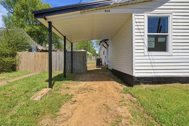 505 E 17th Street, Columbia, TN 38401