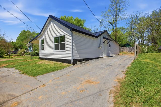 505 E 17th Street, Columbia, TN 38401