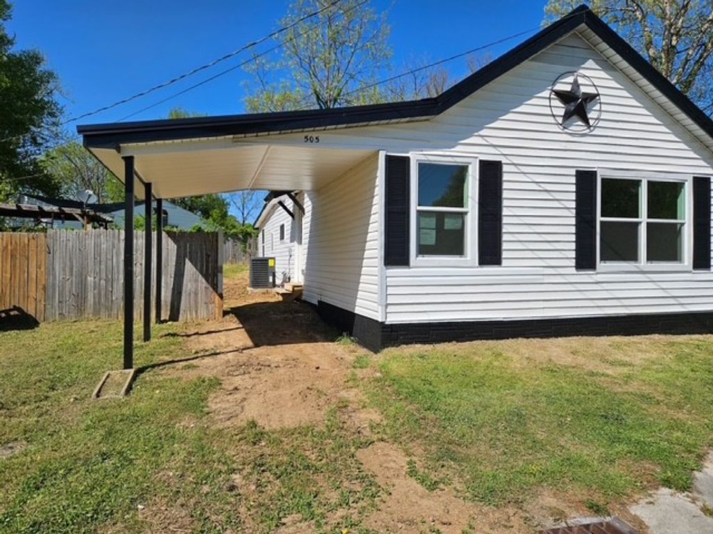 505 E 17th Street, Columbia, TN 38401