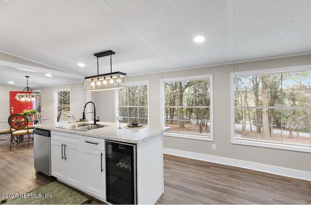 66 PANDA Avenue, Middleburg, FL 32068