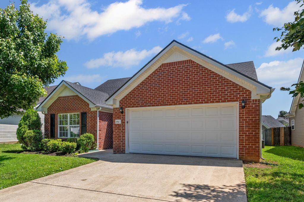 3741 Southbend Dr, Murfreesboro, TN 37128