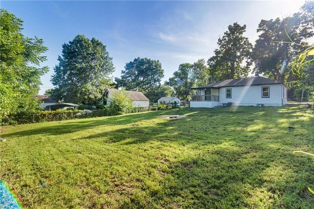 3141 S 37th Street, Kansas City, KS 66106