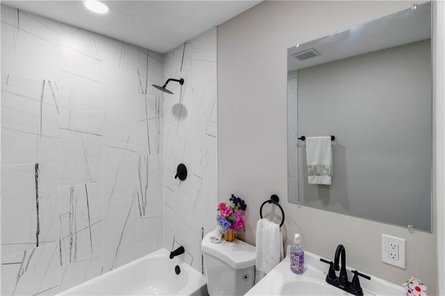 3141 S 37th Street, Kansas City, KS 66106