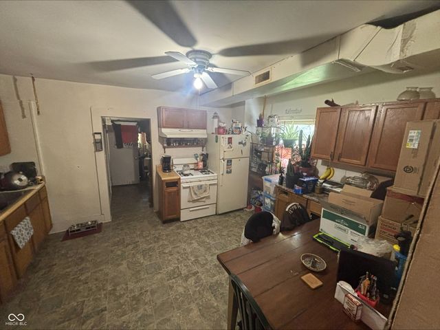 1225 S 25th Street, Elwood, IN 46036
