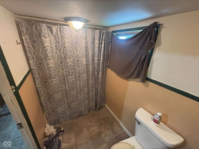 1225 S 25th Street, Elwood, IN 46036