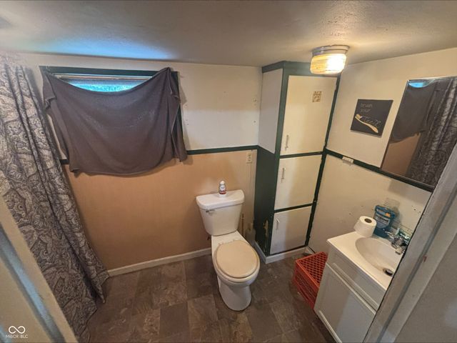 1225 S 25th Street, Elwood, IN 46036