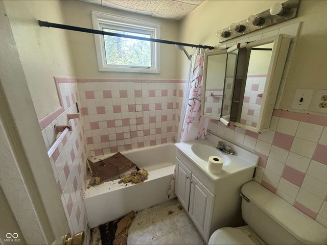 1225 S 25th Street, Elwood, IN 46036
