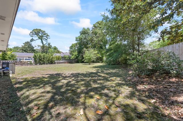 602 Calhoun Rd., Myrtle Beach, SC 29577