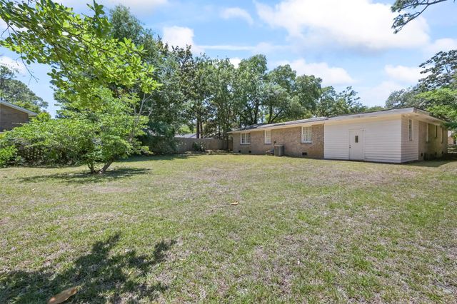 602 Calhoun Rd., Myrtle Beach, SC 29577