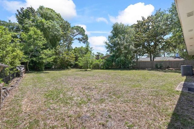 602 Calhoun Rd., Myrtle Beach, SC 29577