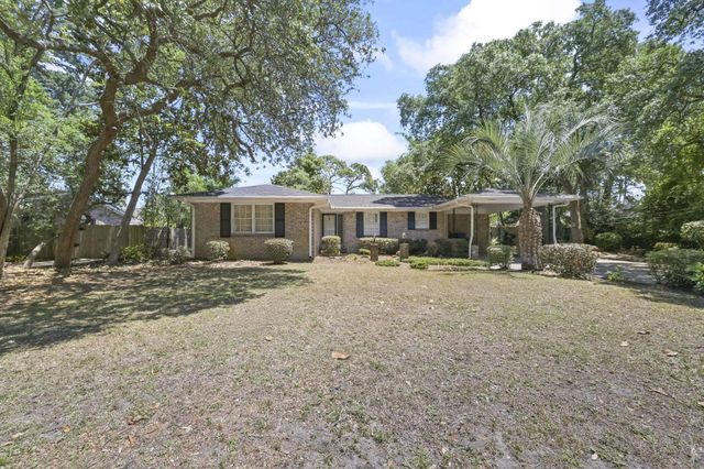 602 Calhoun Rd., Myrtle Beach, SC 29577