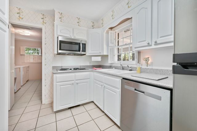 602 Calhoun Rd., Myrtle Beach, SC 29577