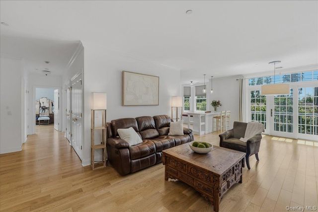 55 1st Street 313, Pelham, NY 10803