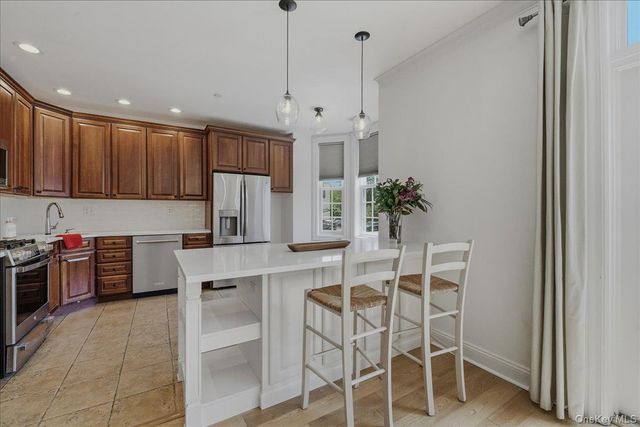 55 1st Street 313, Pelham, NY 10803
