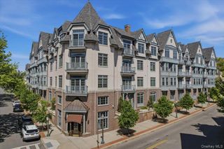 55 1st Street 313, Pelham, NY 10803