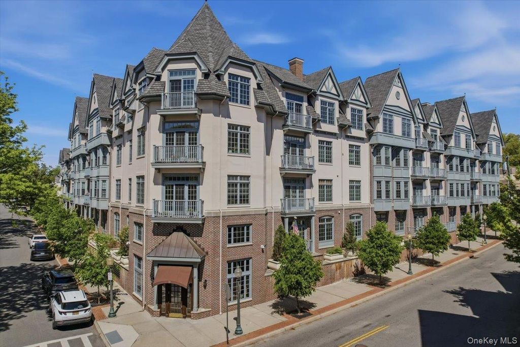 55 1st Street 313, Pelham, NY 10803