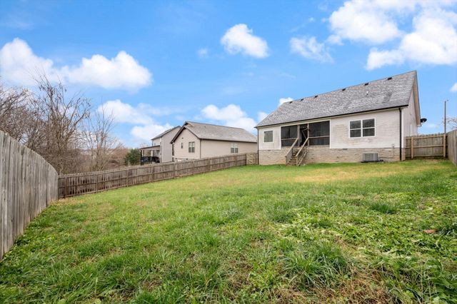 991 Guinevere Ct, Clarksville, TN 37040