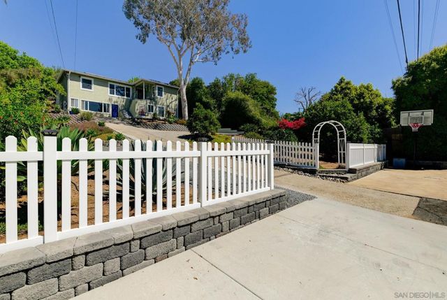 8648 Alpine Ave, La Mesa, CA 91941