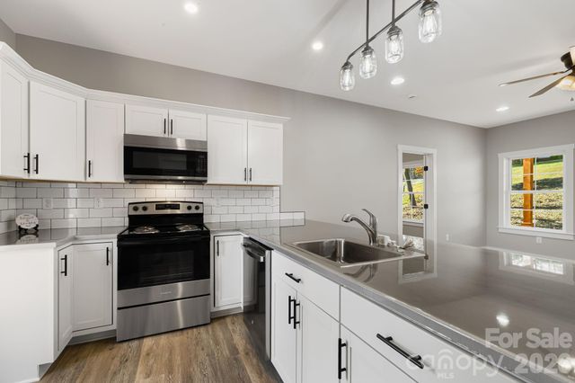 129 Brentwood Road, Morganton, NC 28655