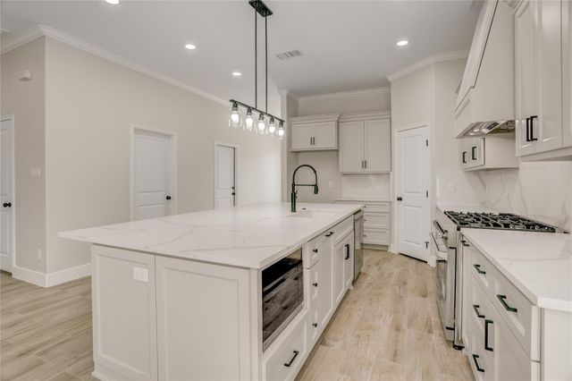 8405 Folkstone Lane, Houston, TX 77075