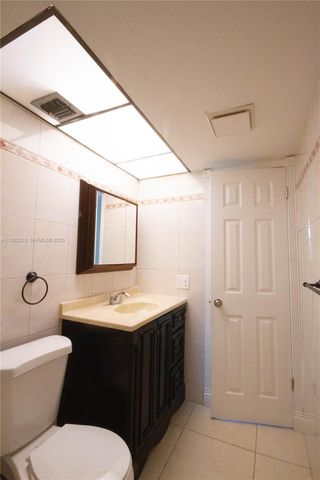 3000 NW 48th Ter 322, Lauderdale Lakes, FL 33313