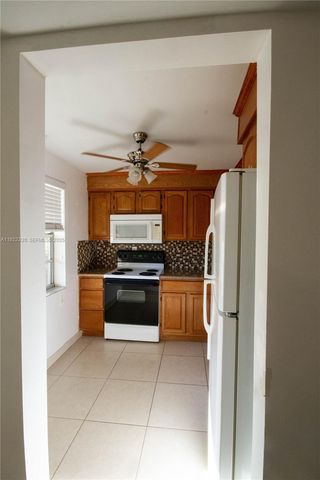 3000 NW 48th Ter 322, Lauderdale Lakes, FL 33313