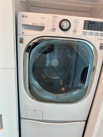 300 S Biscayne Blvd 3614, Miami, FL 33131