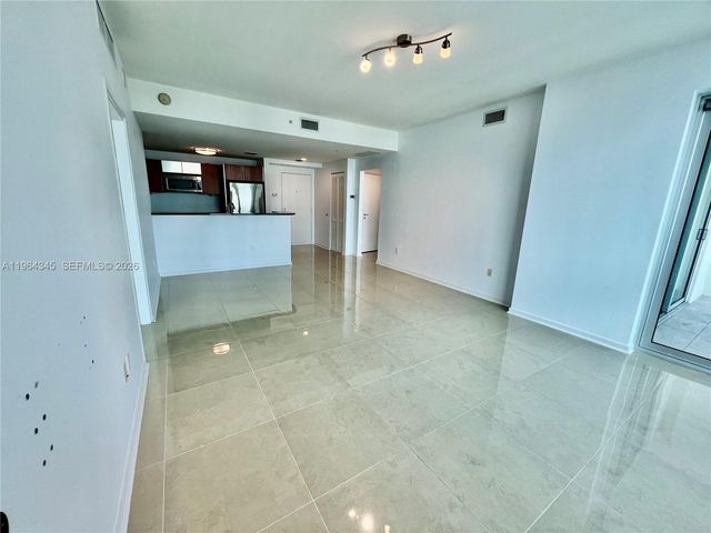 300 S Biscayne Blvd 3614, Miami, FL 33131