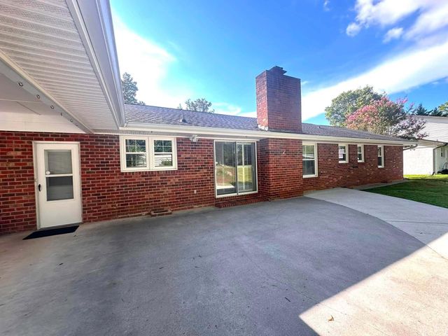 2220 Edgewater Drive, NW, Cleveland, TN 37311