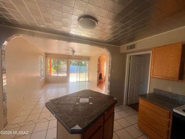 1605 S Marmora Avenue, Tucson, AZ 85713