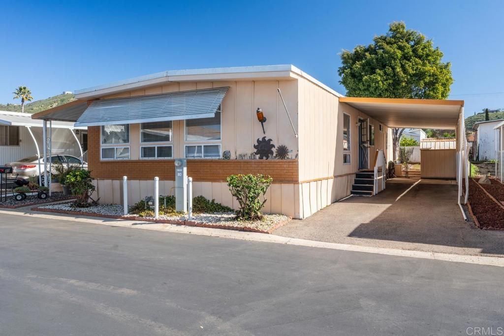 Image 4 of property listing at 450 E. Bradley Avenue 80, El Cajon, CA 92021