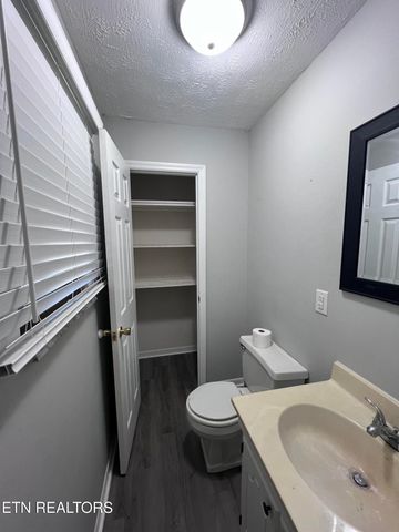 185 River Rd, Harrogate, TN 37752